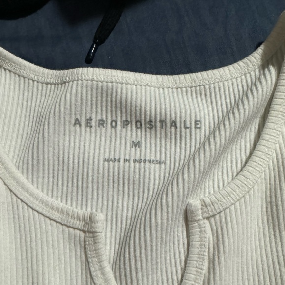 little white cropped tank top - Picture 2 of 2